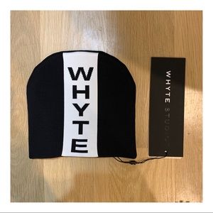 WHYTE STUDIO BEANIE